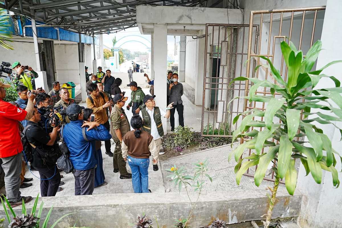 Menko PMK Pratikno Tinjau RSUD Ruteng Pasca-Gempa NTT, Pastikan Layanan Kesehatan dan Bantuan Logistik Dikebut
