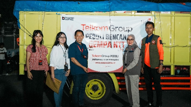 TelkomGroup Berikan Bantuan Kemanusiaan Hingga Rp1,3 Miliar untuk Masyarakat Terdampak Gempa di NTT
