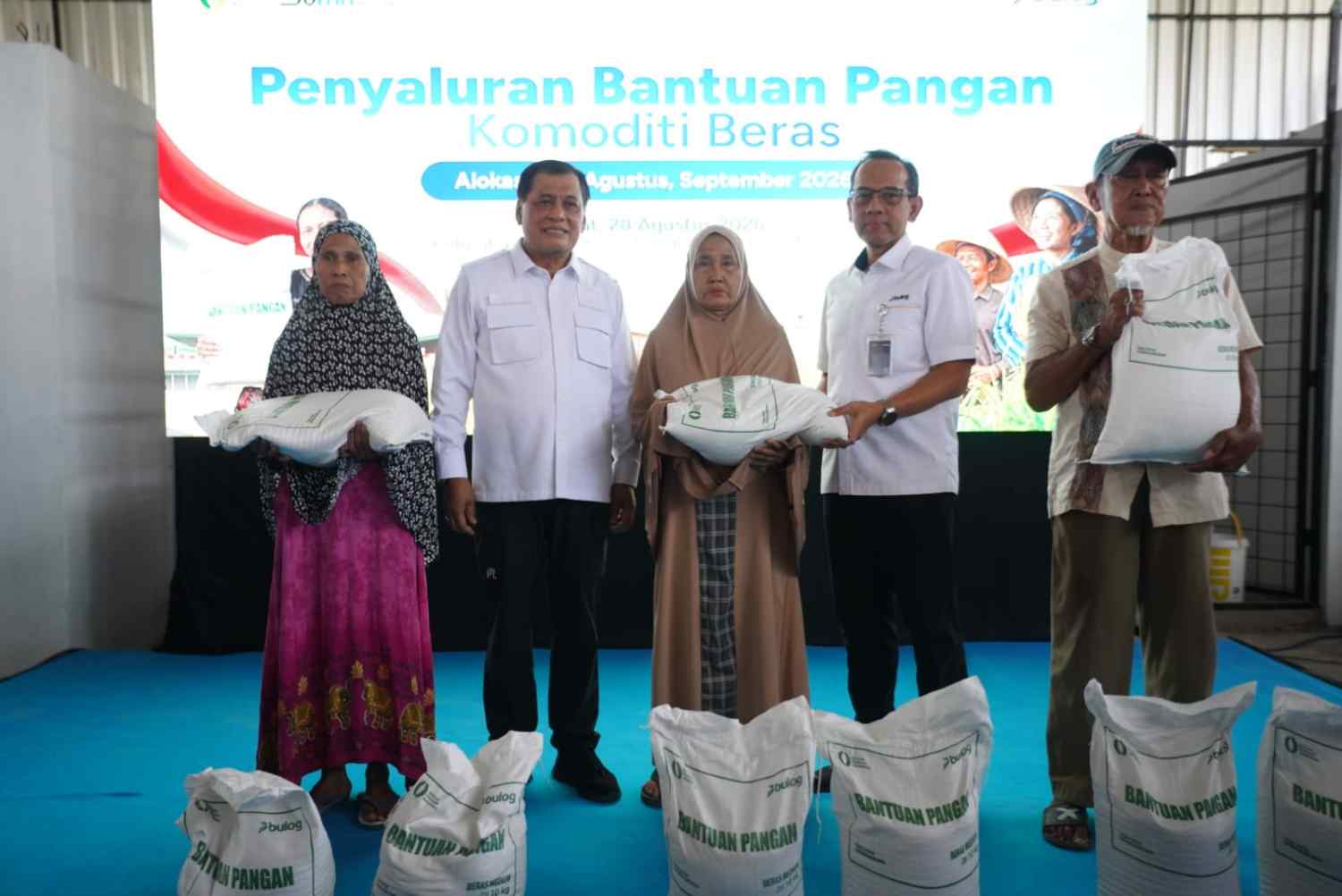 Perum BULOG Bersama Komisi VI DPR RI Pastikan Bantuan Pangan Tersalurkan di Makassar