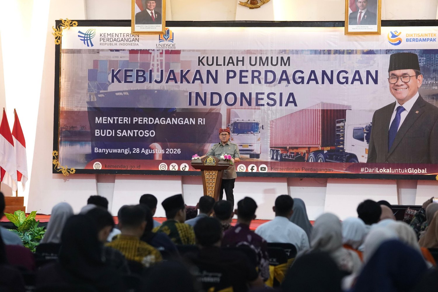 Mendag Busan Beri Kuliah Umum di UNIDSOE Banyuwangi, Ajak Mahasiswa Berwirausaha