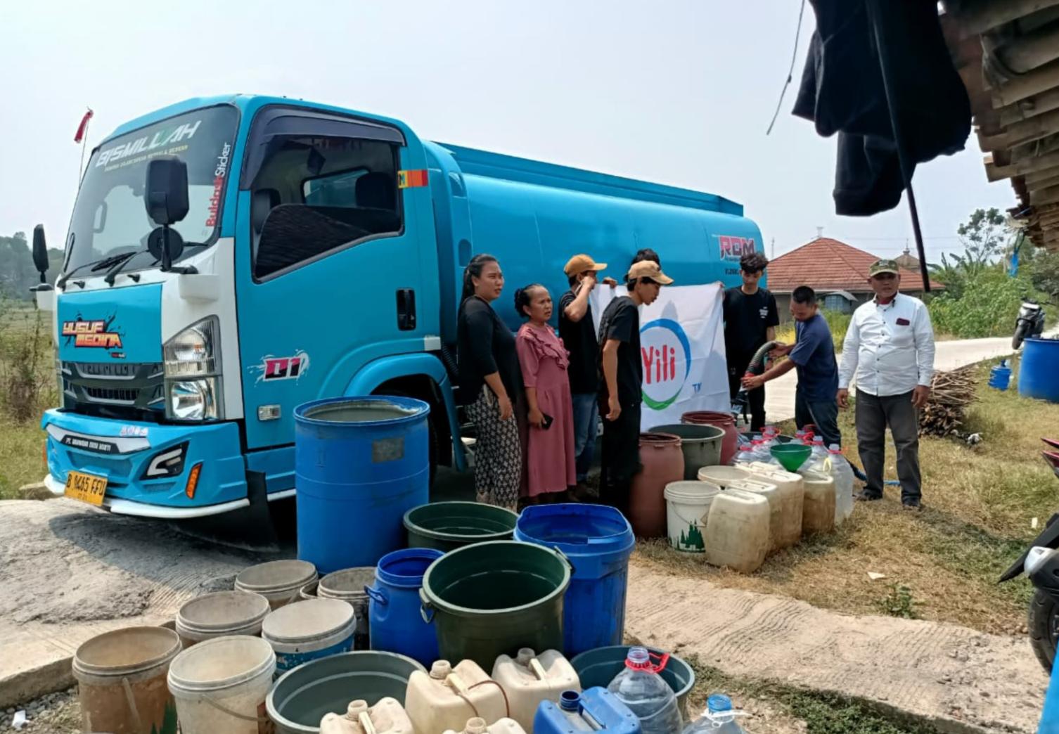 YILI Salurkan Bantuan Air Bersih untuk Masyarakat Desa melalui Program YILI Peduli