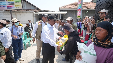 Perum BULOG bersama Bapanas Salurkan 181 Ribu Ton Beras Bantuan Pangan di Jawa Barat
