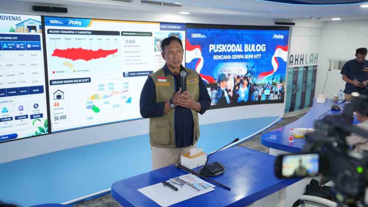 Perum BULOG Salurkan 1.321 Ton Beras dan 7.000 Liter Minyak Goreng untuk Korban Terdampak Gempa di NTT