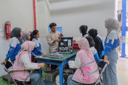 Srikandi PLN Ajak Generasi Muda Mengenal Lebih Dekat Dunia Energi