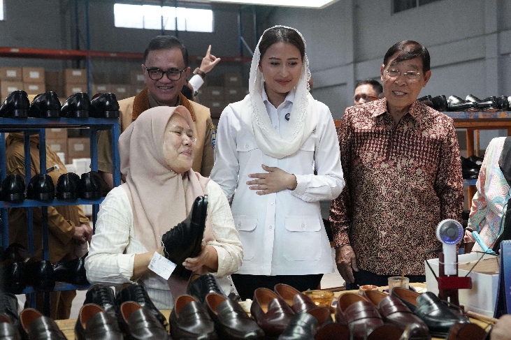 Mendag Roro Tinjau Fortuna Shoes, Dorong Produk Lokal Perluas Pasar Ekspor
