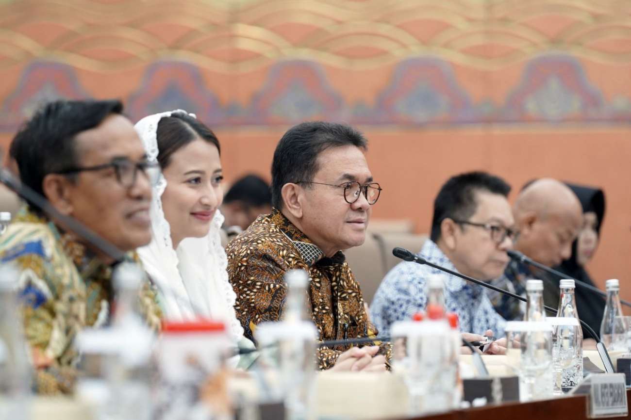 Raker dengan Komisi VI DPR RI, Mendag Busan Apresiasi Disetujuinya Pagu Anggaran Kemendag Tahun 2027