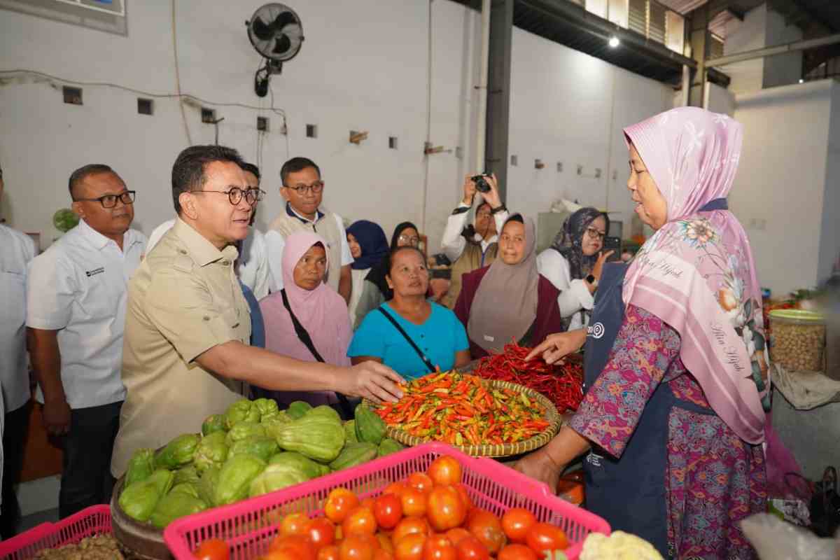 Kunjungi Pasar Potrojayan di Sleman, Mendag Busan: Pemerintah Terus Jaga Harga Keseimbangan Bapok