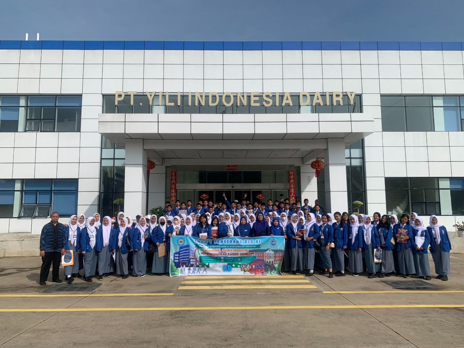YILI Dukung Anak Sekolah Belajar Langsung melalui Kunjungan Edukatif ke Pabrik