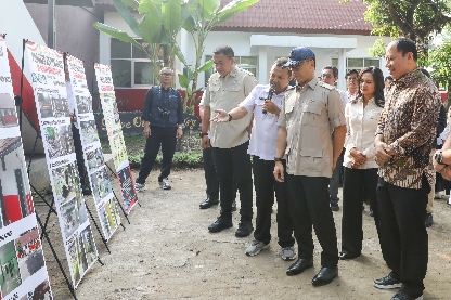Menko PMK Sugiono Tinjau Revitalisasi dan Digitalisasi Sekolah di Bogor, Tekankan Pendidikan sebagai Fondasi Transformasi Bangsa