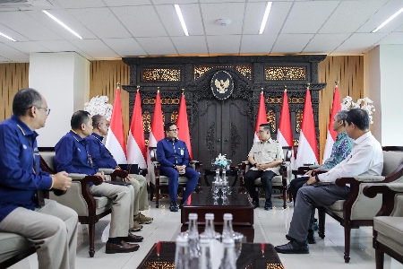 Tingkatkan Manfaat Bagi Jemaah, Menko PMK Sugiono Dorong Penguatan Tata Kelola dan Optimalisasi Dana Haji